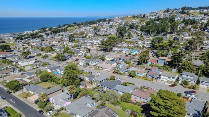 352 Monterey Road, Pacifica, California 94044