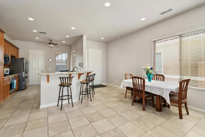 11_11928098_184206_184206-EI-111