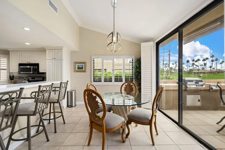 14-web-or-mls-JDChrysanthemum_OPMG_0525_