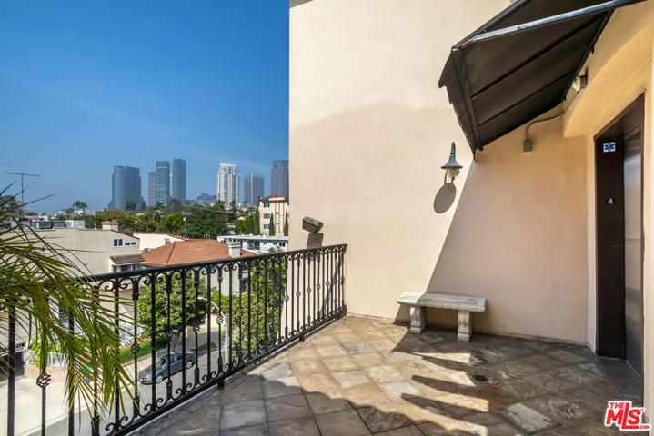 10364 Almayo Avenue 103, Los Angeles, California 90064
