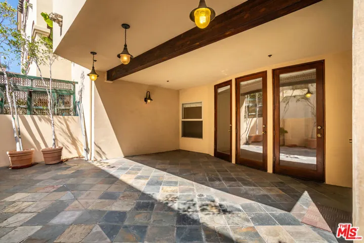 10364 Almayo Avenue 103, Los Angeles, California 90064