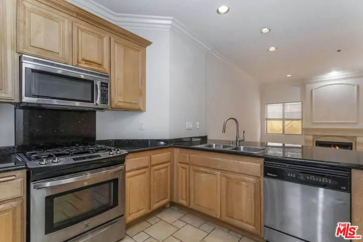 10364 Almayo Avenue 103, Los Angeles, California 90064
