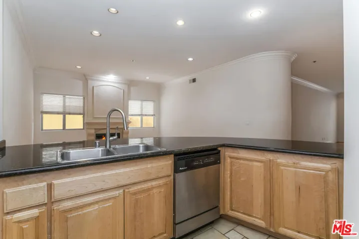 10364 Almayo Avenue 103, Los Angeles, California 90064
