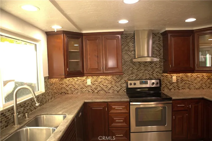 12684 Hinton Way, North Tustin, California 92705