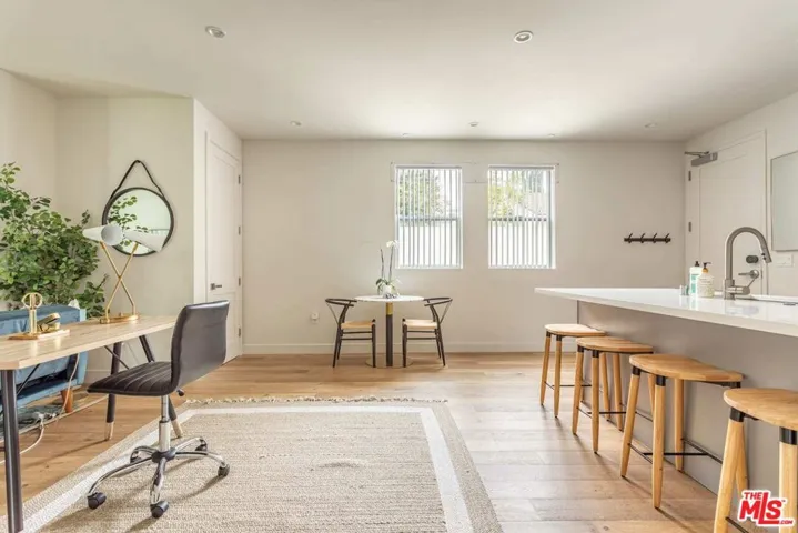 3726 Kelton Avenue 102, Los Angeles, California 90034