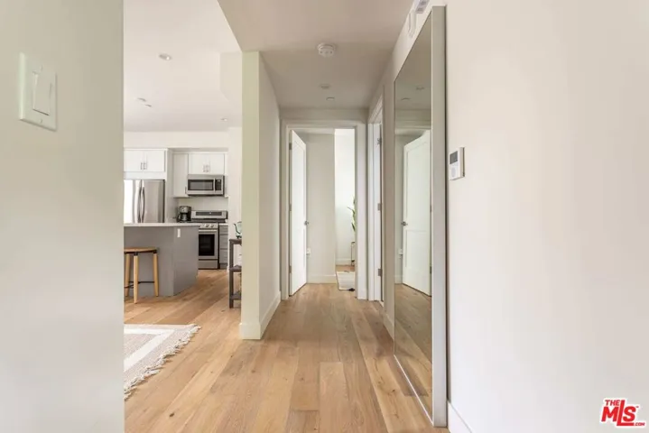 3726 Kelton Avenue 102, Los Angeles, California 90034