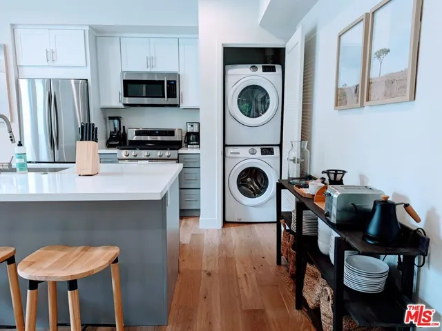 3726 Kelton Avenue 102, Los Angeles, California 90034