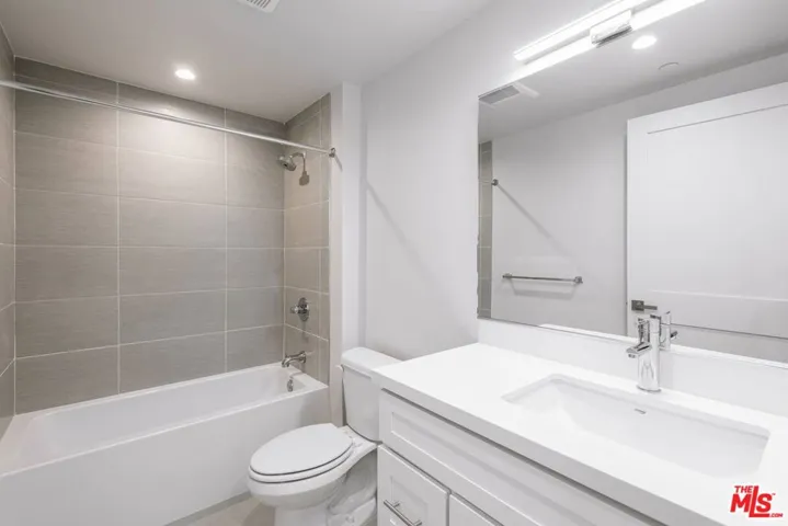 3726 Kelton Avenue 102, Los Angeles, California 90034