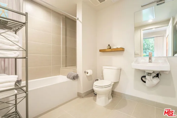 3726 Kelton Avenue 102, Los Angeles, California 90034
