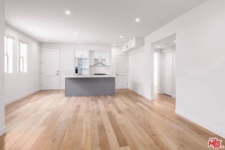 3726 Kelton Avenue 102, Los Angeles, California 90034