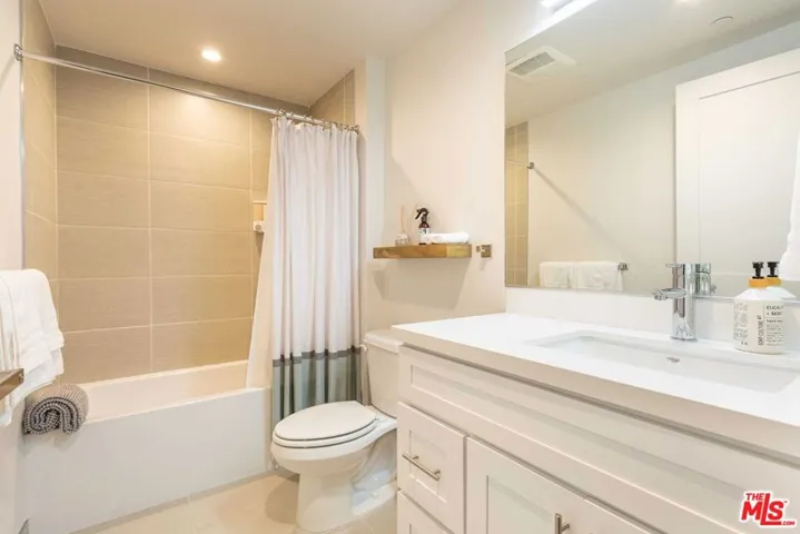 3726 Kelton Avenue 102, Los Angeles, California 90034