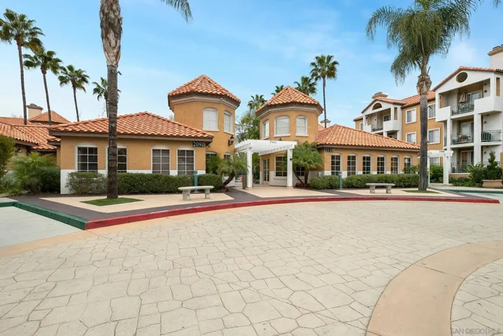 2220 Camino De La Reina 302, San Diego, California 92108