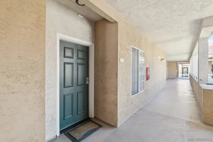 2220 Camino De La Reina 302, San Diego, California 92108