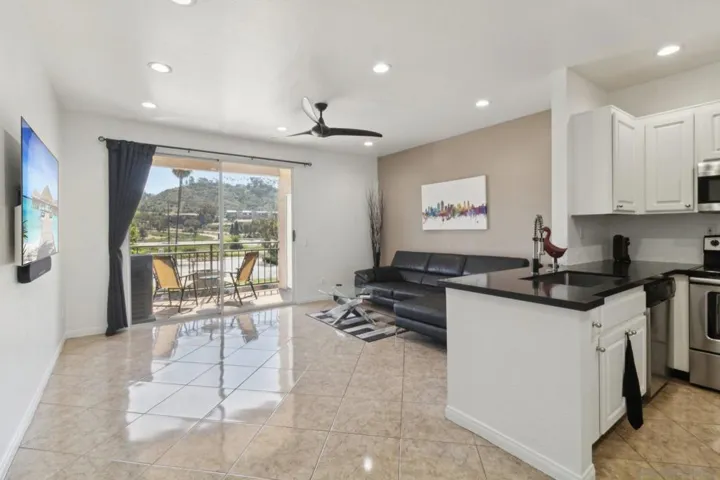 2220 Camino De La Reina 302, San Diego, California 92108