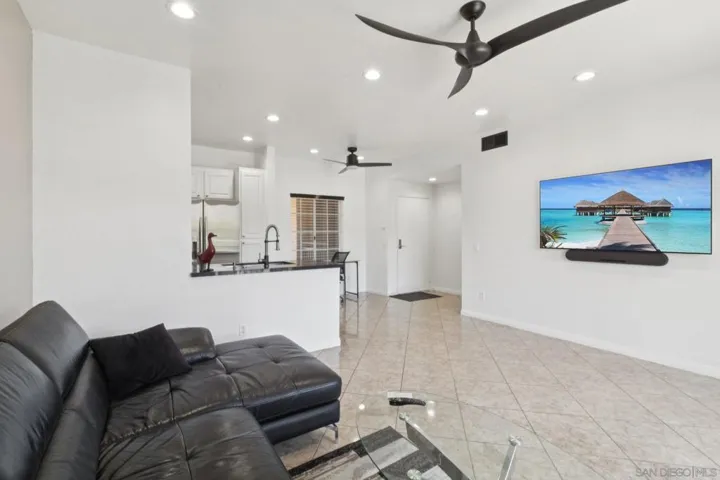 2220 Camino De La Reina 302, San Diego, California 92108