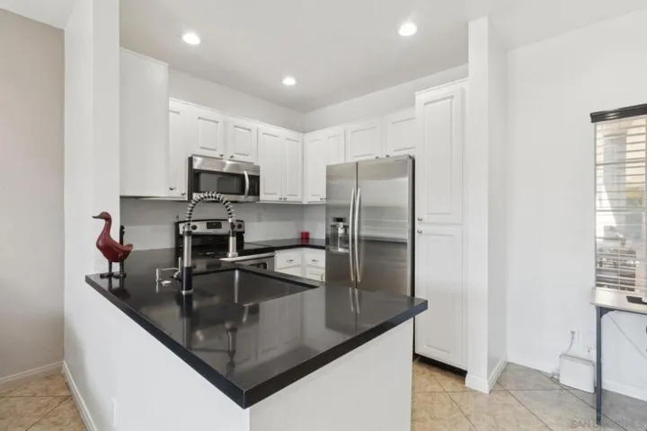 2220 Camino De La Reina 302, San Diego, California 92108