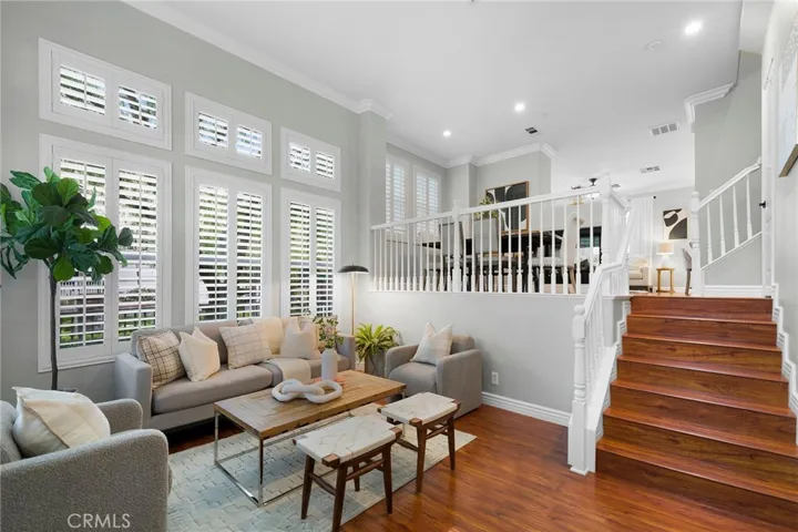 Entrance / Living Room