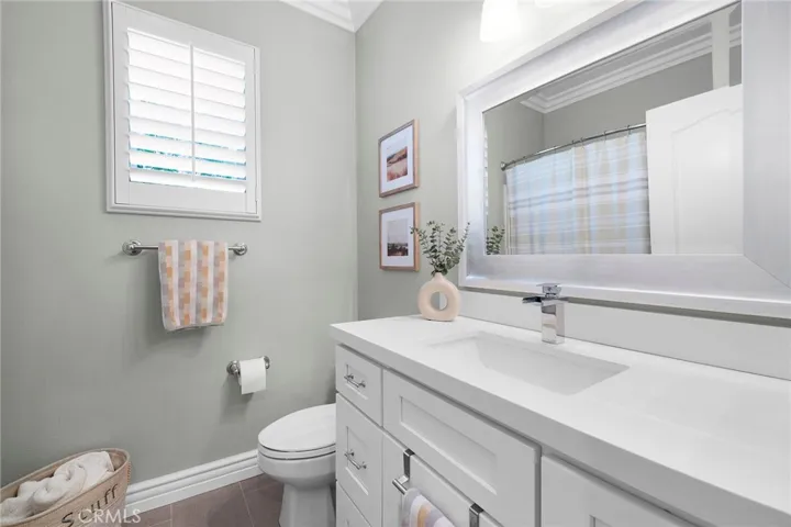 Upstairs Hall Bath