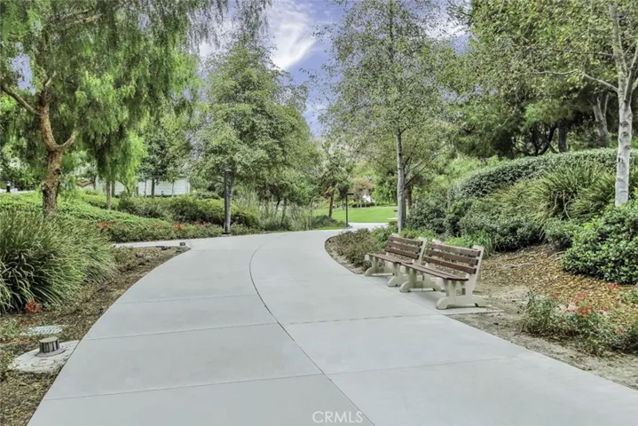 Community Paseo