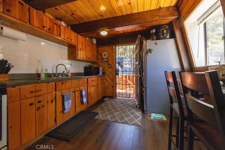 2476 Elko, Arrowbear, California 92382