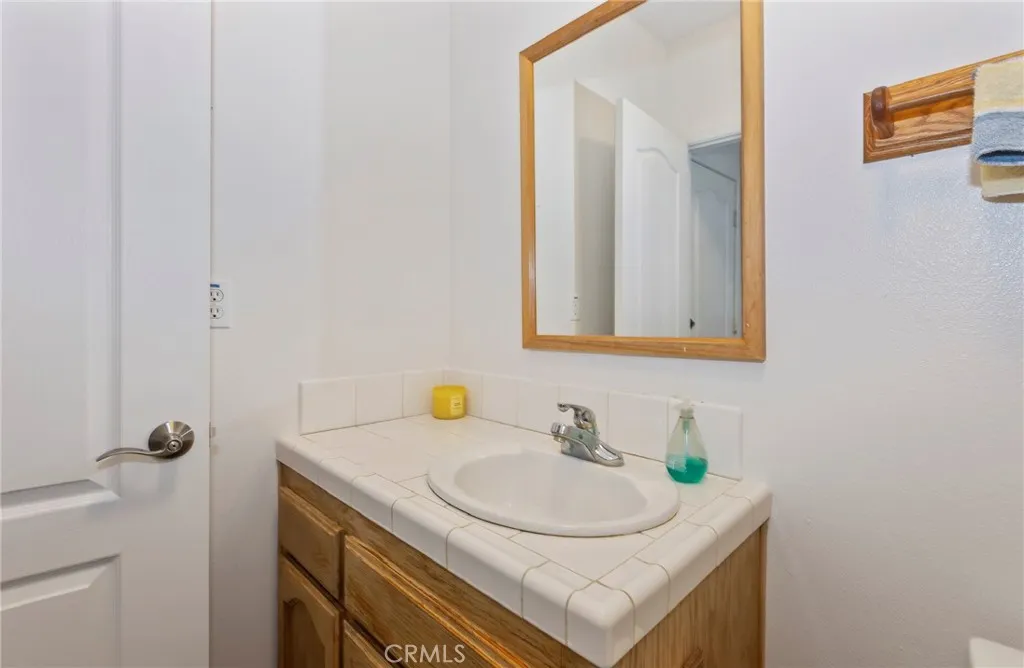 Lower level full bathroom.