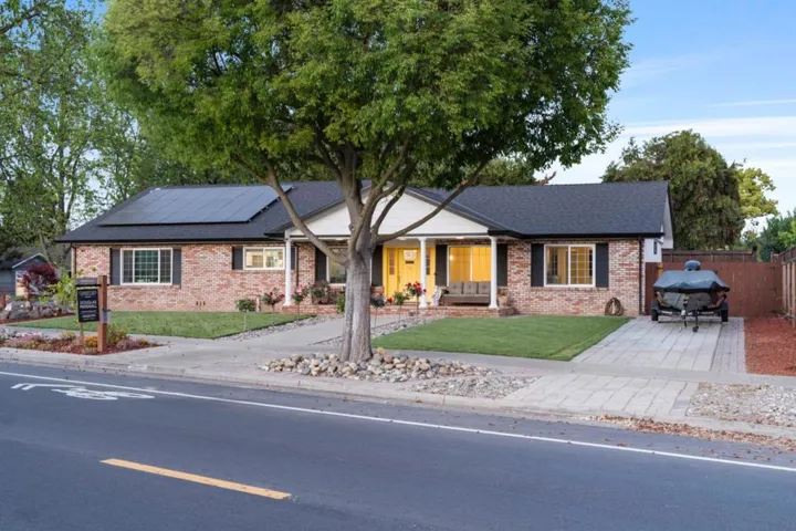7390 Miller Avenue, Gilroy, California 95020