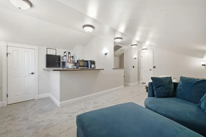 7390 Miller Avenue, Gilroy, California 95020