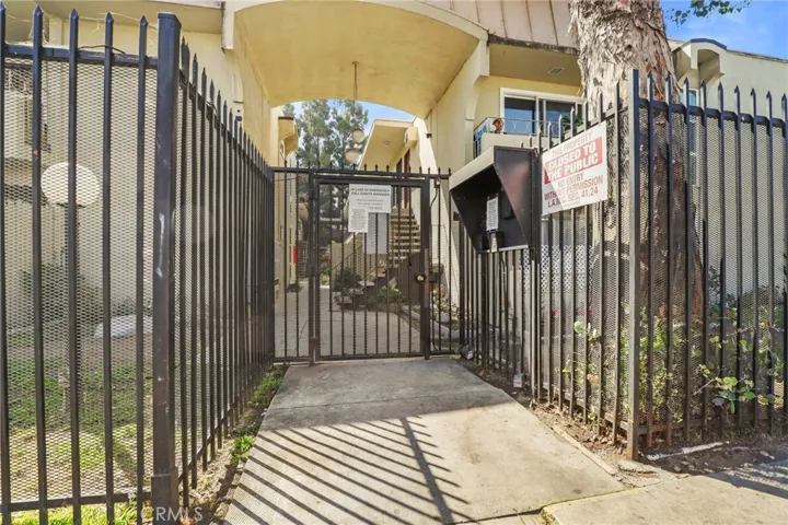 10730 New Haven Street 42, Sun Valley, California 91352