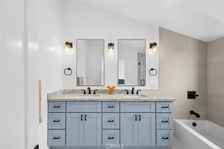 990 Meadowlark Drive, Laguna Beach, California 92651