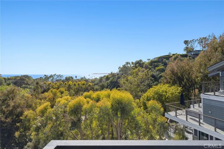 990 Meadowlark Drive, Laguna Beach, California 92651