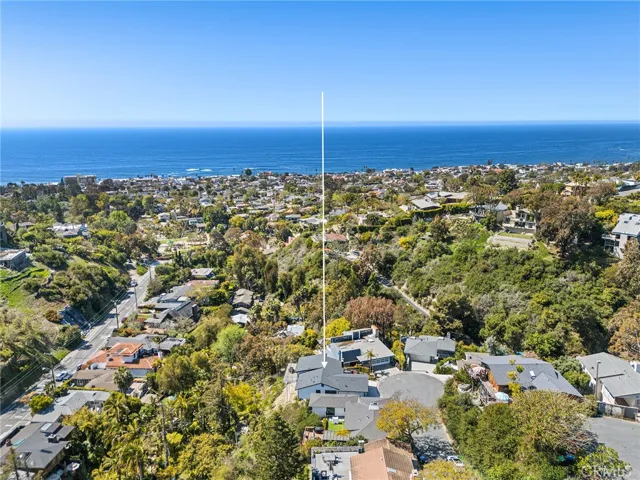 990 Meadowlark Drive, Laguna Beach, California 92651