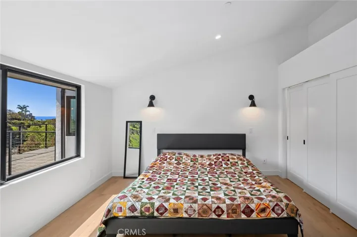 990 Meadowlark Drive, Laguna Beach, California 92651