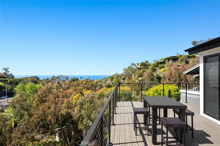 990 Meadowlark Drive, Laguna Beach, California 92651