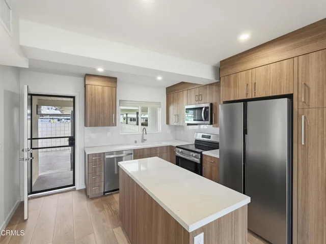 pic 22 (kitchen from dining area)