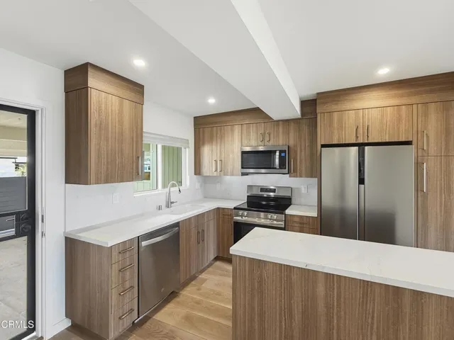 pic 16 (kitchen from hallway)