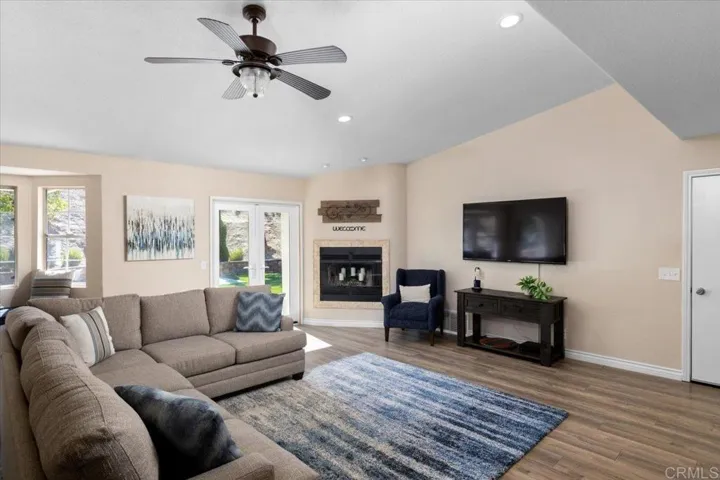 30405 Del Rey Road, Temecula, California 92591