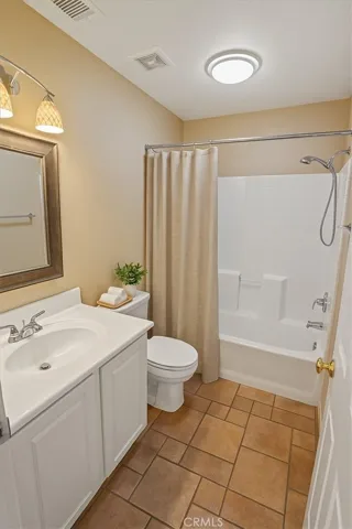 Full Guest Bathroom