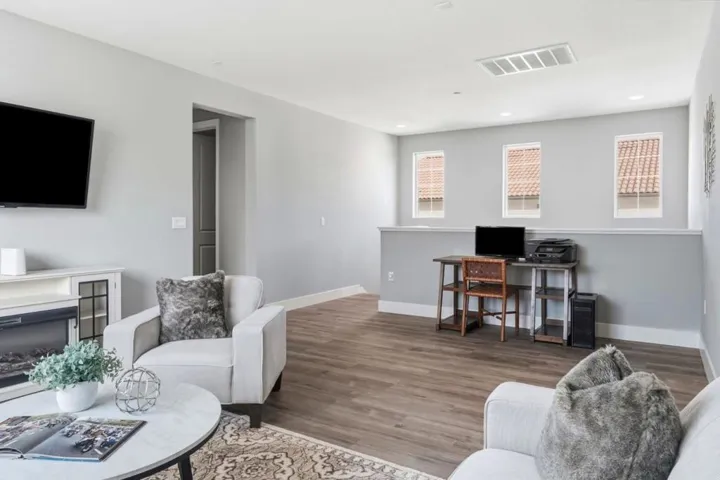 190 Tanoak Street, Hollister, California 95023