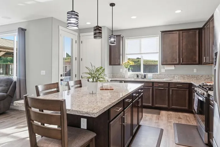 190 Tanoak Street, Hollister, California 95023
