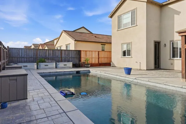 190 Tanoak Street, Hollister, California 95023