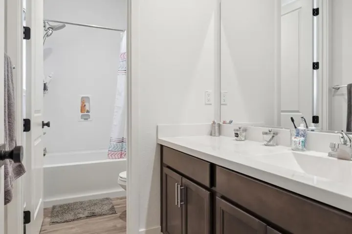 190 Tanoak Street, Hollister, California 95023