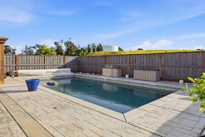 190 Tanoak Street, Hollister, California 95023