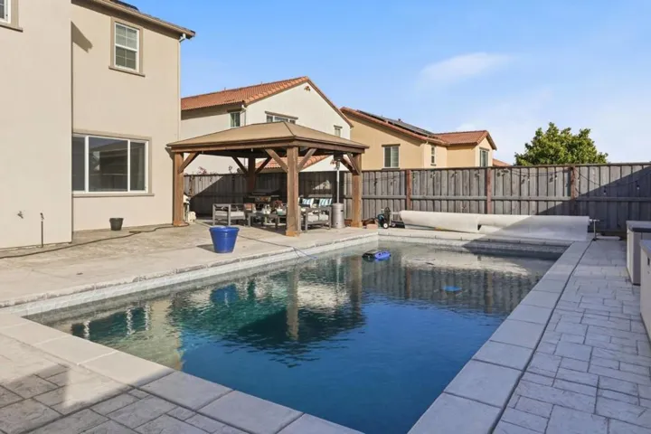 190 Tanoak Street, Hollister, California 95023