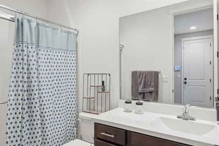 190 Tanoak Street, Hollister, California 95023