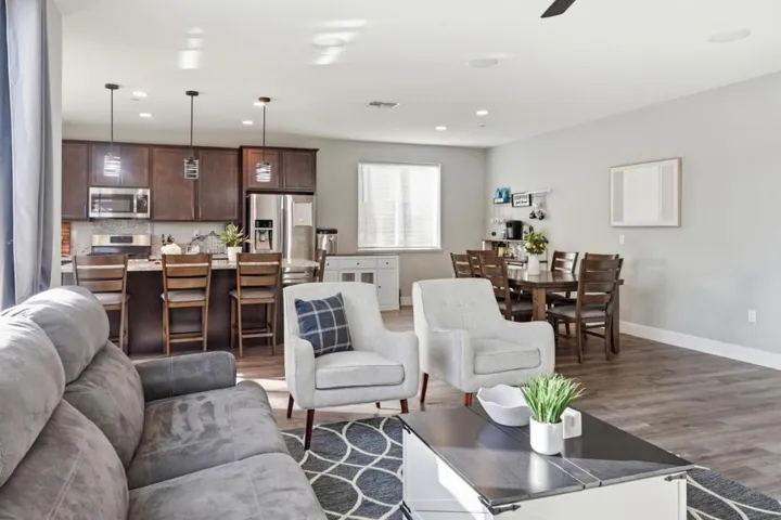 190 Tanoak Street, Hollister, California 95023