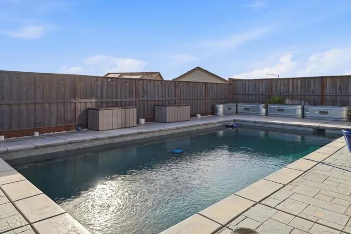 190 Tanoak Street, Hollister, California 95023