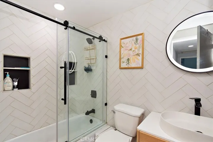 2105 Oxford Avenue, Claremont, California 91711