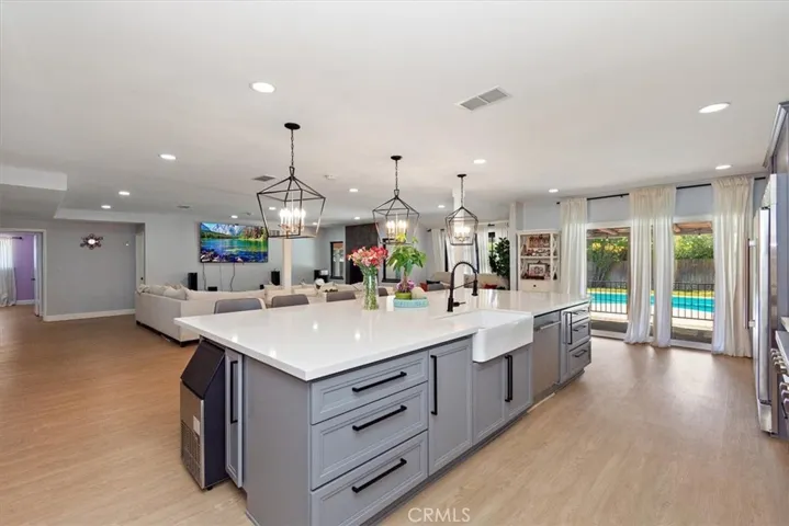 2105 Oxford Avenue, Claremont, California 91711