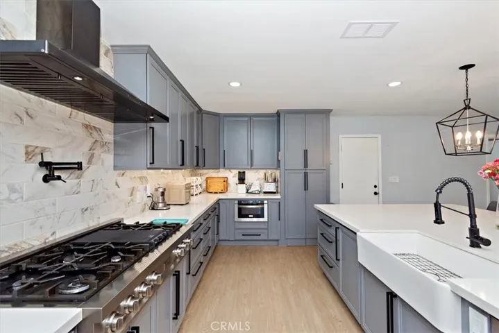 2105 Oxford Avenue, Claremont, California 91711