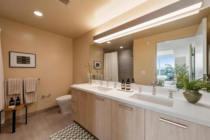 188 W Saint James Street 10804, San Jose, California 95110